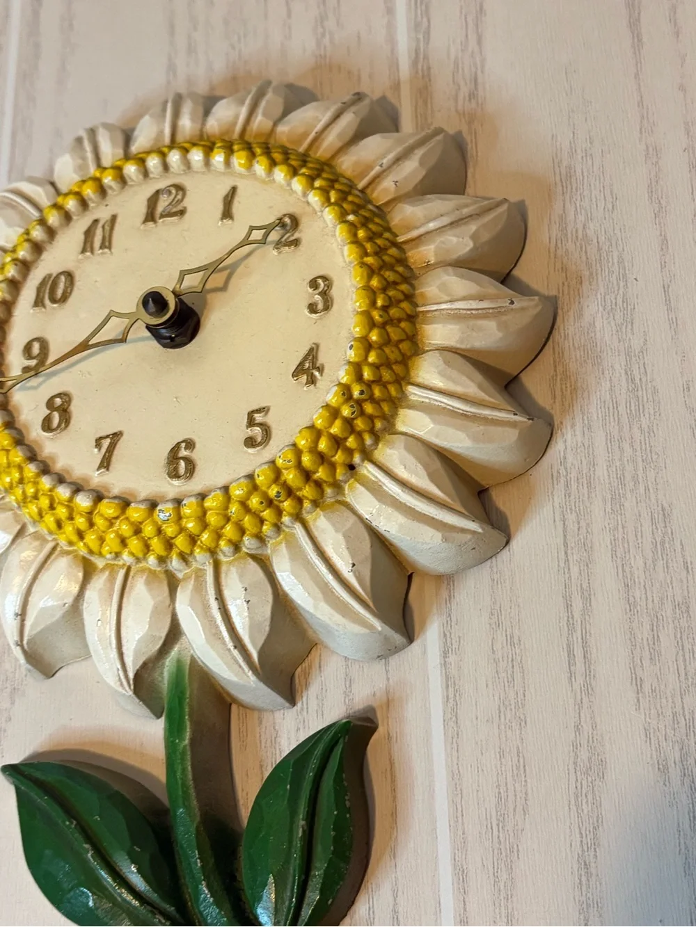 Vintage 1967 Sexton Cast Aluminum Sunflower Wall Clock
